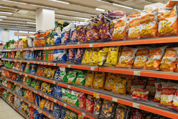 海外のローカルスーパーで買った現地のお菓子