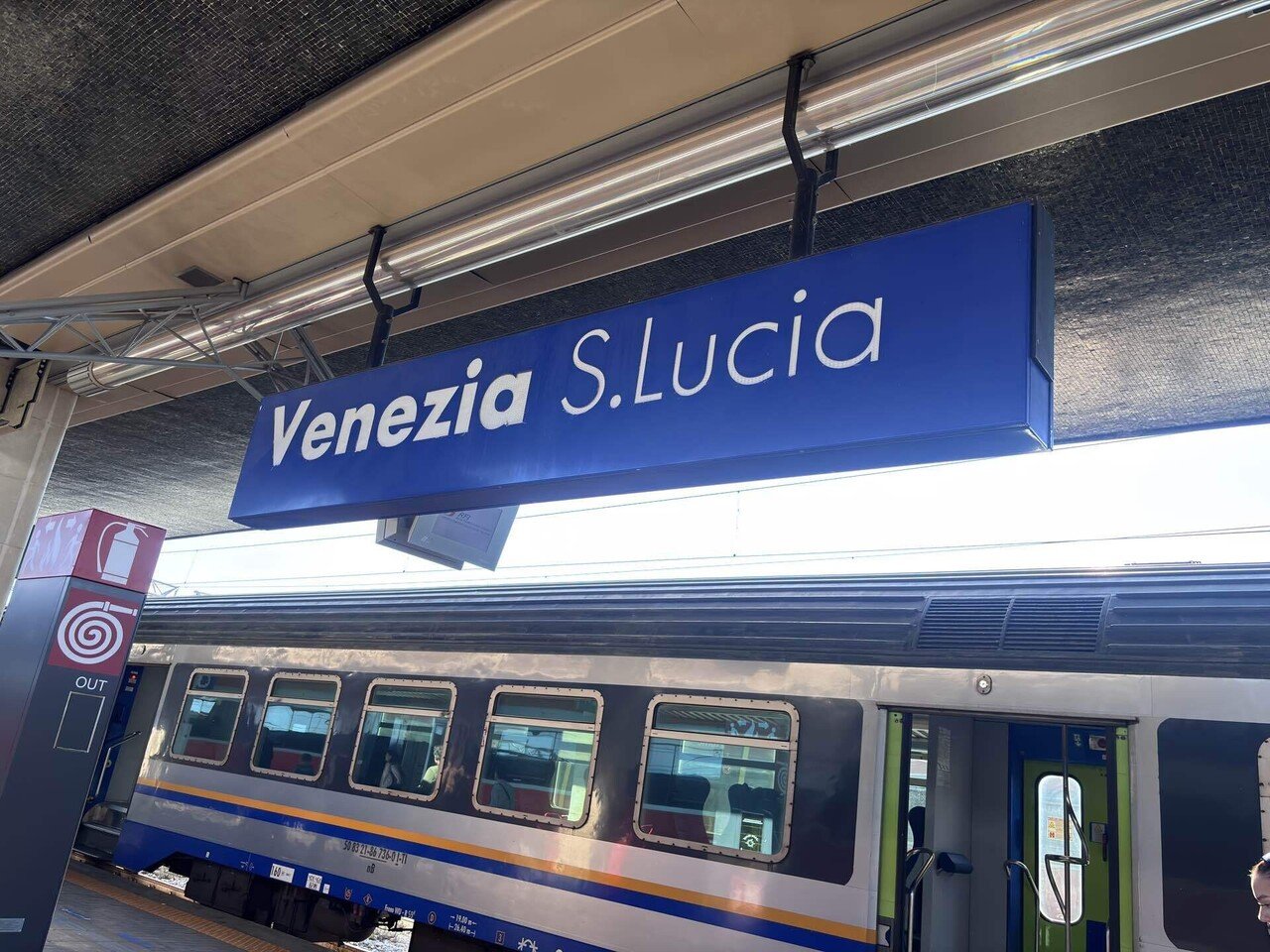 ヴェネツィア駅周辺の水の都の風景