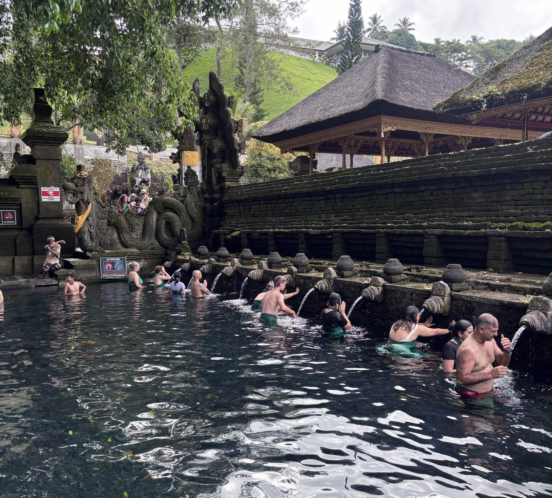 バリ島のティルタ・エンプル寺院