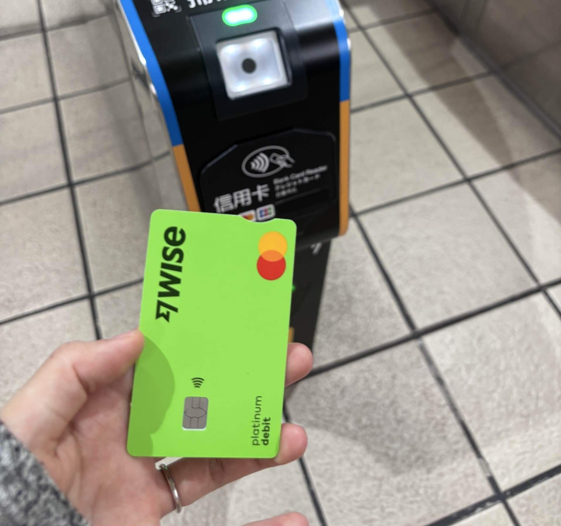 海外の決済端末で使うWiseカード