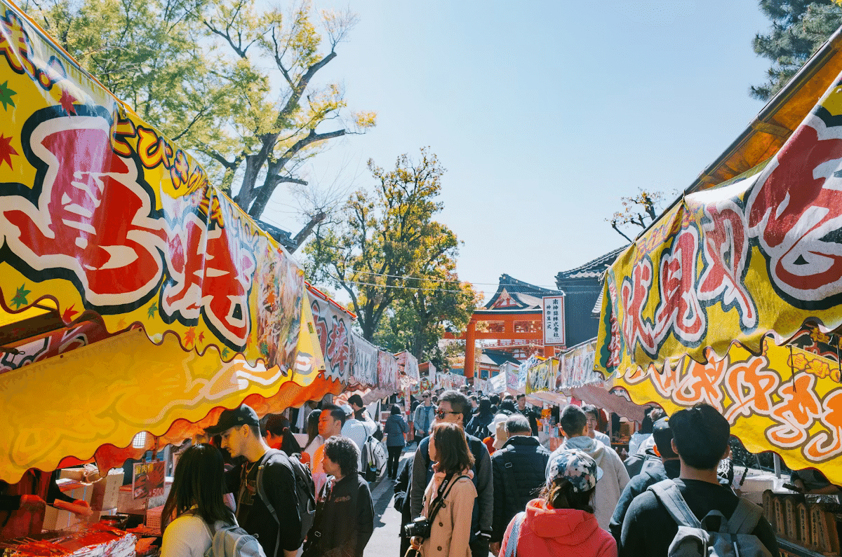 季節ごとに楽しむ日本のお祭りのイメージ